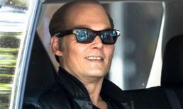 Johnny Depp gây sốc với hình ảnh "đầu hói, răng vàng"