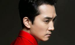 Ngắm mỹ nam "Trái tim mùa thu" khoe vẻ điển trai lạnh lùng