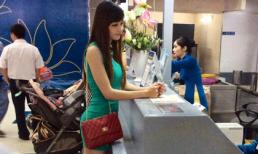 Bắt gặp Hoa hậu Triệu Thị Hà ra sân bay... đi gặp Cục nghệ thuật biểu diễn