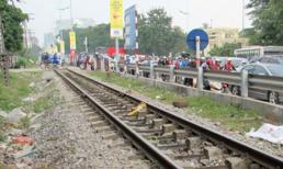 Phát hiện cụ bà chết bên đường ray