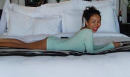 Thảo Trang khoe vòng ba kệch cỡm trên gường