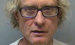 Con trai giết chết rồi sống cùng thi thể mẹ suốt nhiều tháng