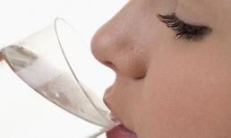 10 thói quen khiến vòng 1 của bạn ngày càng 'teo' lại