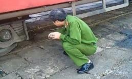 Một phụ nữ treo cổ tự tử dưới gầm tàu tại Ga Hà Nội