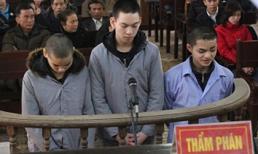 Những bé gái "khát tình" khiến bạn trai vướng vòng lao lý