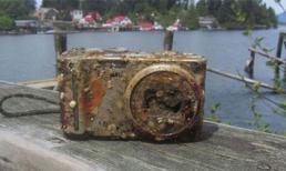 Dữ liệu máy ảnh còn nguyên vẹn sau 2 năm nằm sâu dưới đáy biển