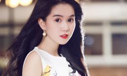 Ngọc Trinh trẻ trung, nhẹ nhàng vào hạ