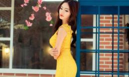 Dương Hiểu Ngọc khoe các số đo đẹp 'hút hồn' tại vườn "Hoa Xuân"