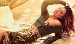 Ngắm Miranda Kerr buông lơi đường cong trên biển