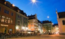 Nhẫn tâm giết chết con đẻ sau khi sinh, cô gái trẻ thản nhiên đến sàn nhảy