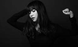 Sĩ Thanh "ma mị" với ảnh đen trắng