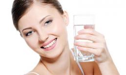 5 sai lầm bạn không ngờ khi uống nước