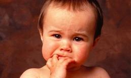 Những câu nói làm tổn thương con