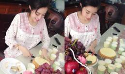 Sao ăn gì hôm nay (P75): Elly Trần bỗng dưng mặc kín đáo làm bà nội trợ đảm đang