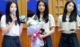 Park Shin Hye bị chê tơi tả vì mặc quần nhăn nhúm đi sự kiện