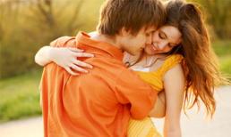 Phát hiện chồng tương lai từng là "trai bao" của bác họ