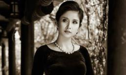 Bà xã Phan Thanh Bình đẹp kiêu sa với áo dài