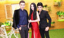Phi Thanh Vân diện váy đỏ nổi bật bên trai trẻ dự sự kiện