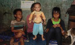 Lạnh người vì hủ tục chôn sống con theo mẹ đã chết