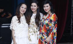 Khánh Linh "lộ" bụng bầu dù "ngụy trang" bằng váy rộng