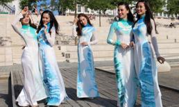 Dàn mẫu Việt đằm thắm, thướt tha trên đất Pháp
