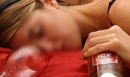 Hai thanh niên thay nhau hãm hại thiếu nữ đang say rượu