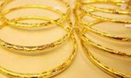 Giá vàng đi ngược dự báo của các chuyên gia