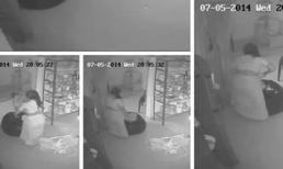 Ấn Độ: Bảo mẫu đập trẻ như bịch bông