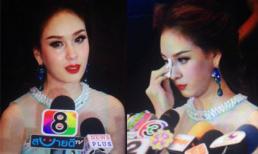 Tân Hoa hậu Hoàn vũ Thái Lan khóc lóc, trả vương miện vì bị "ném đá" quá nhiều 