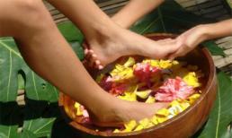 4 bí quyết giữ đôi chân trắng trẻo, mịn màng