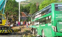 Xe khách đổ đèo tông xe tải, 9 người nhập viện