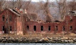 Đáng sợ địa danh du lịch từng là những ngôi mộ tập thể