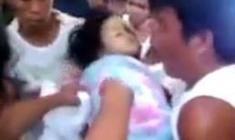 Bé gái 3 tuổi sống lại trong... đám tang của chính mình