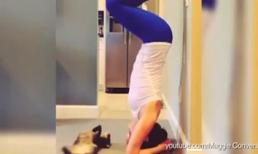 Thú cưng phá đám chủ đang tập Yoga thật ngộ nghĩnh