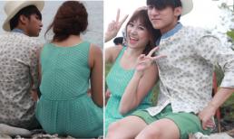 Sơn Tùng M-TP cùng Hari Won tựa vai nhau tình tứ trước biển