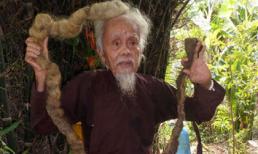 Cụ ông 70 năm không... cắt tóc, gội đầu với mái tóc dị