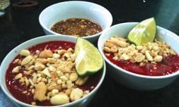 Kinh hoàng tiết canh: Tiết + chất thải + phân đạm + hàn the