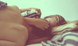 Anh ngủ nhé, để em dậy lấy chồng