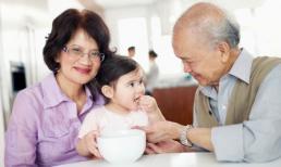 Trẻ sống chung với ông bà dễ tăng cân và béo phì