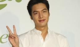 Lee Min Ho diện sơ mi trắng đẹp trai như thư sinh