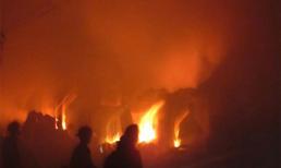 Quảng Bình: Cháy chợ lúc rạng sáng, nhiều gian hàng bị thiêu rụi