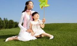 Giật mình khi nhìn con gái người yêu cũ của chồng giống hệt chồng