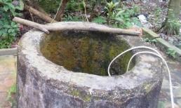 Nghi án mẹ quẳng con một tuổi xuống giếng