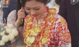 Sốc với cô dâu mang 5 kg vàng trong ngày cưới