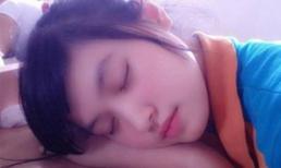 Dân mạng chao đảo vì cô nữ sinh ngủ quên trong lớp