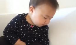 Bé ngủ gật siêu đáng yêu