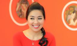 Lê Khánh tái xuất rạng rỡ sau đám cưới 