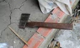 Mâu thuẫn gia đình, dùng búa sát hại vợ con