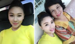 Quỳnh Thư ngoan hiền và xinh tươi bên mẹ
