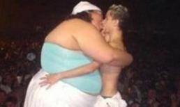 Phiếm đàm chuyện “hôn hít“